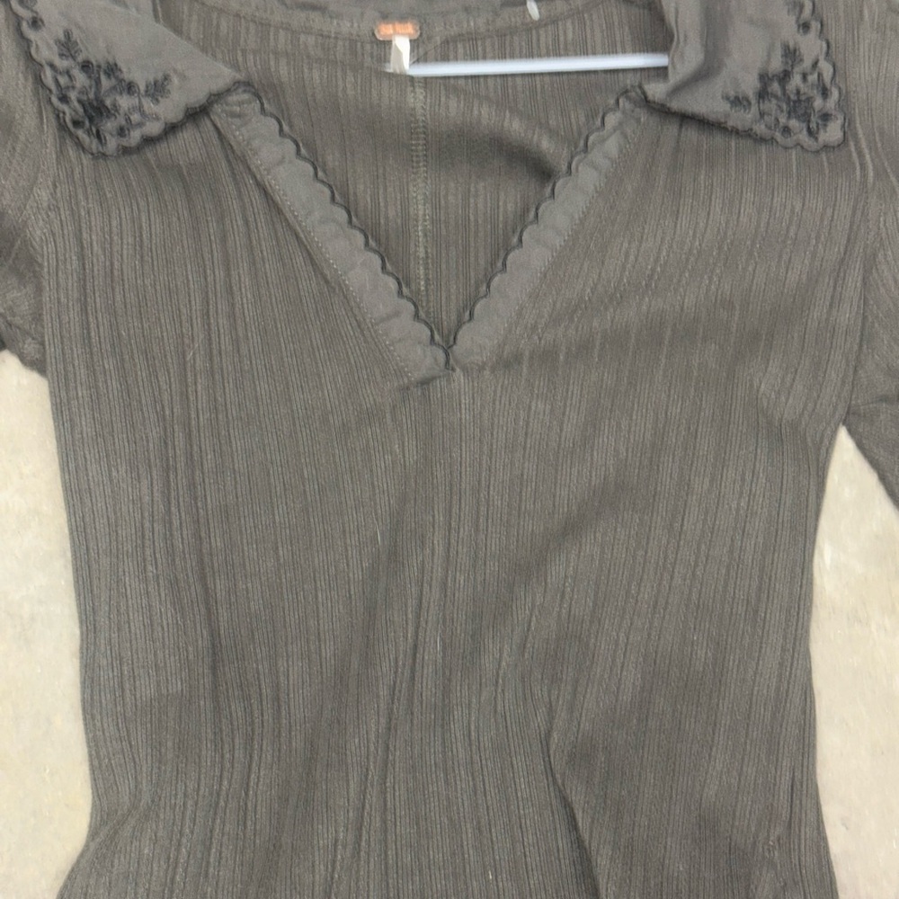 Free people new Elegant Black Embroidered Women's Top - Picture 2 of 5